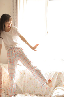 女浴室里赤裸裸洗澡丰满视频